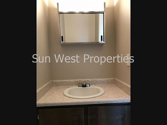 5th image of 2701 Cliffside Dr APT 3