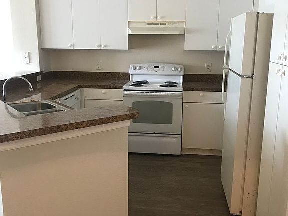 3rd image of 3621 Conroy Rd