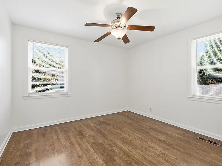 240 Ridgeway Dr — Photo 13