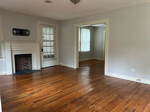 1st image of 812 4th Ave S