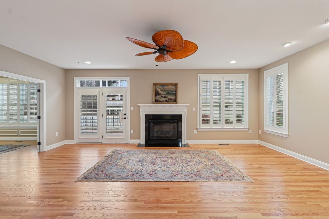 next background image