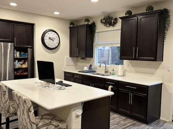 17637 W Sammy Ln, Northridge, CA 91325
