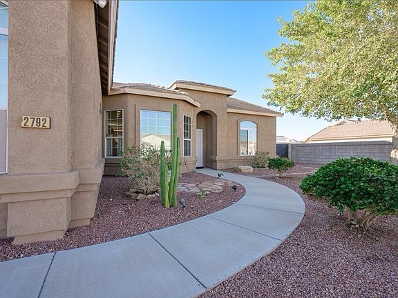 3rd image of 2792 La Paloma Dr