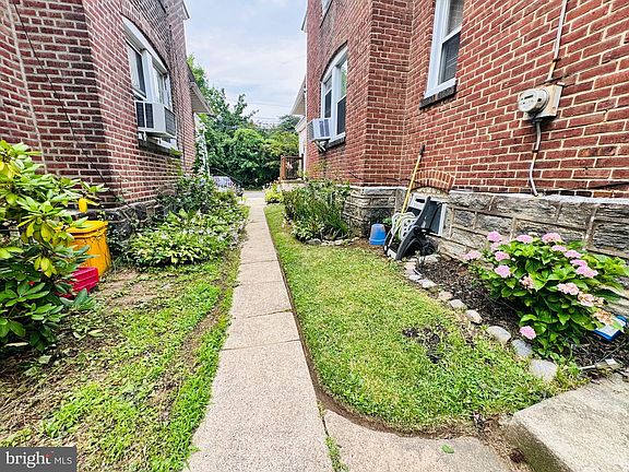 3rd image of 920 Andrews Ave