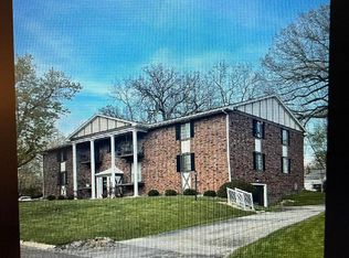 238 E Oak Cliff Ct #100, Peoria, IL