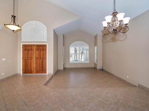 4243 N Lomond Living Room