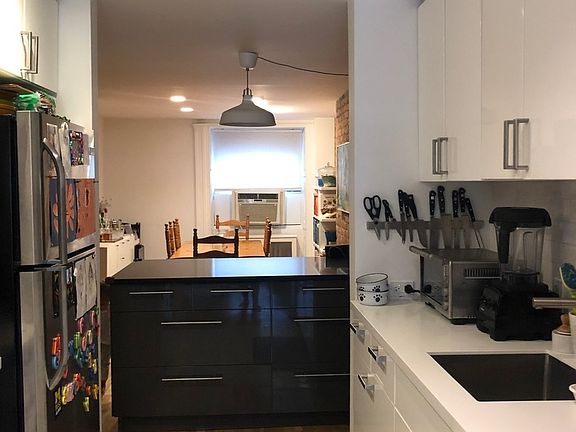 4th image of 52 Wyckoff St #1