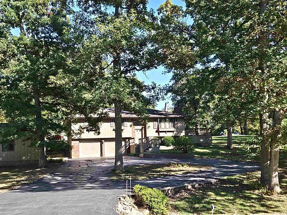 4th image of 3942 Whitfield Dr