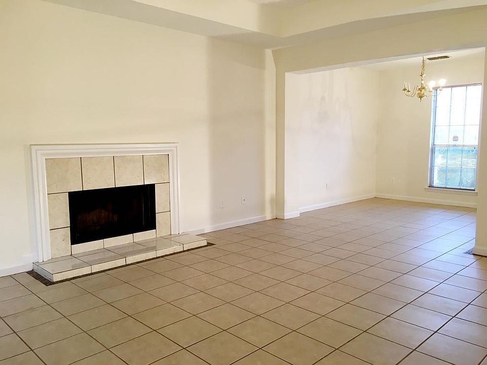 2nd image of 3748 Oak Shadow Ln