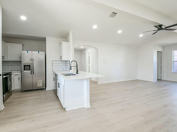 4th image of 7206 Lilac Manor Lane