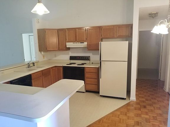 2nd image of 550 Farragut Commons Dr