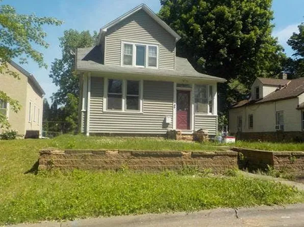 1353 4th St E, Saint Paul, MN 55106