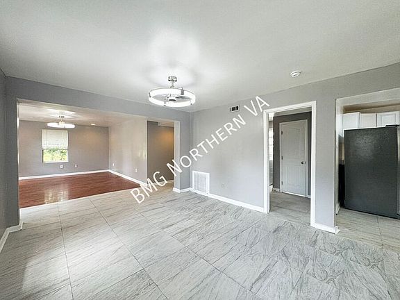 4th image of 158 Baker St