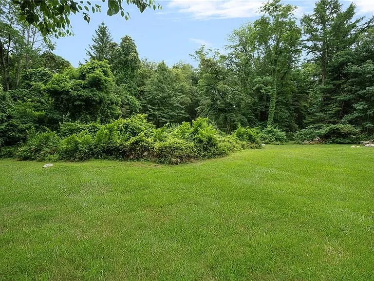 1515 South Rd — Photo 29