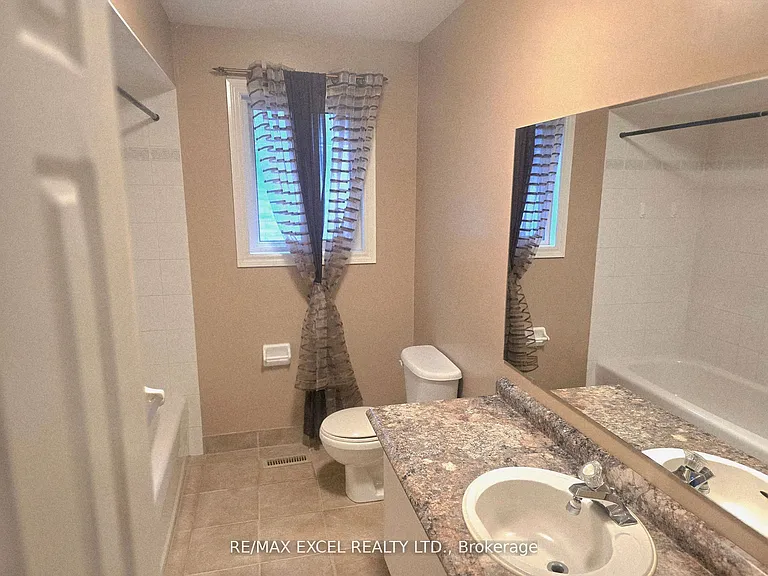 38 Shaina Ct #MAIN 2ND FLOOR — Photo 17