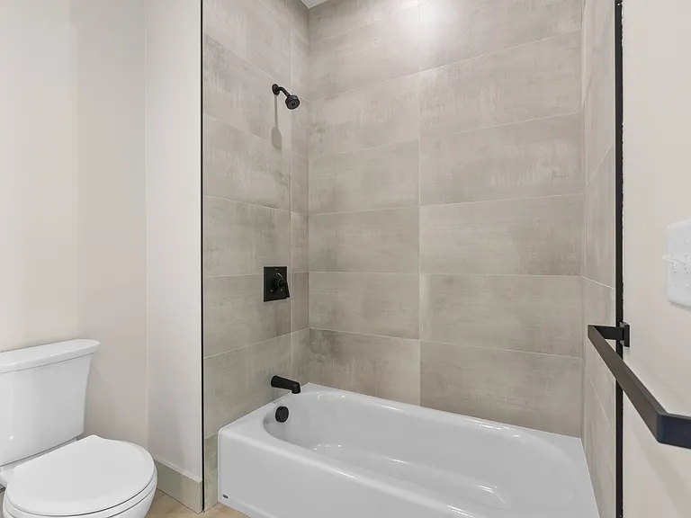 463 Franklin St #202 — Photo 38