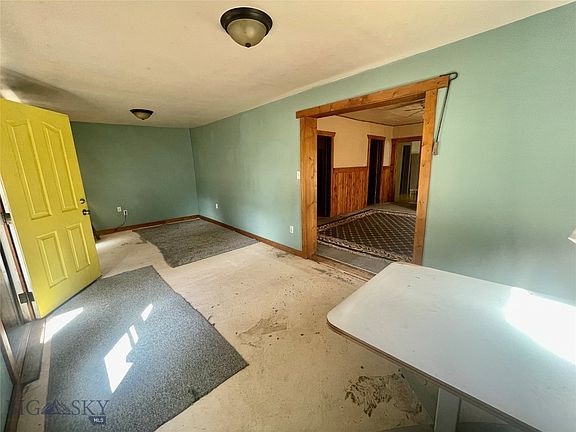 5th image of 322 S Main St