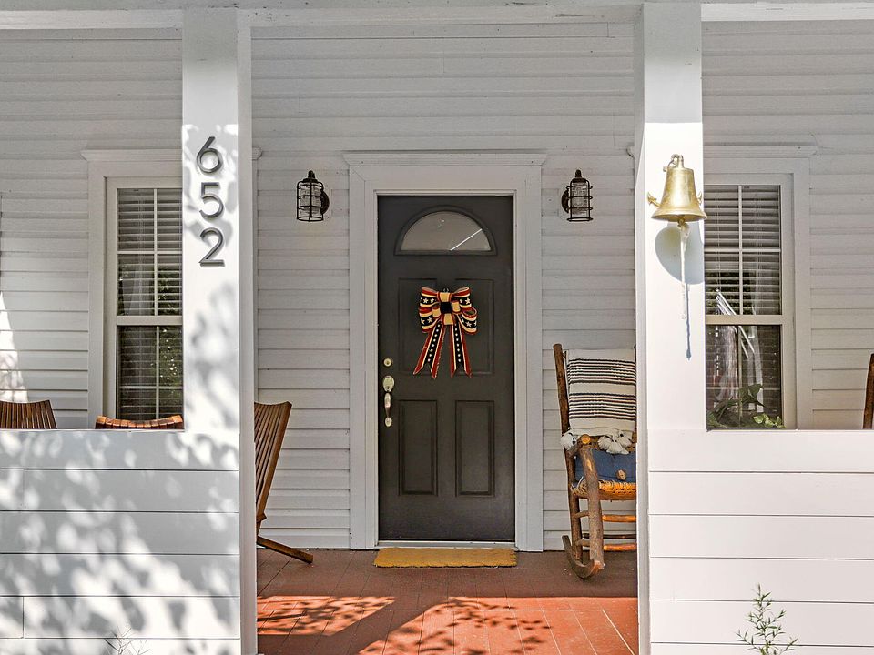 1st image of 652 Whitman Ave