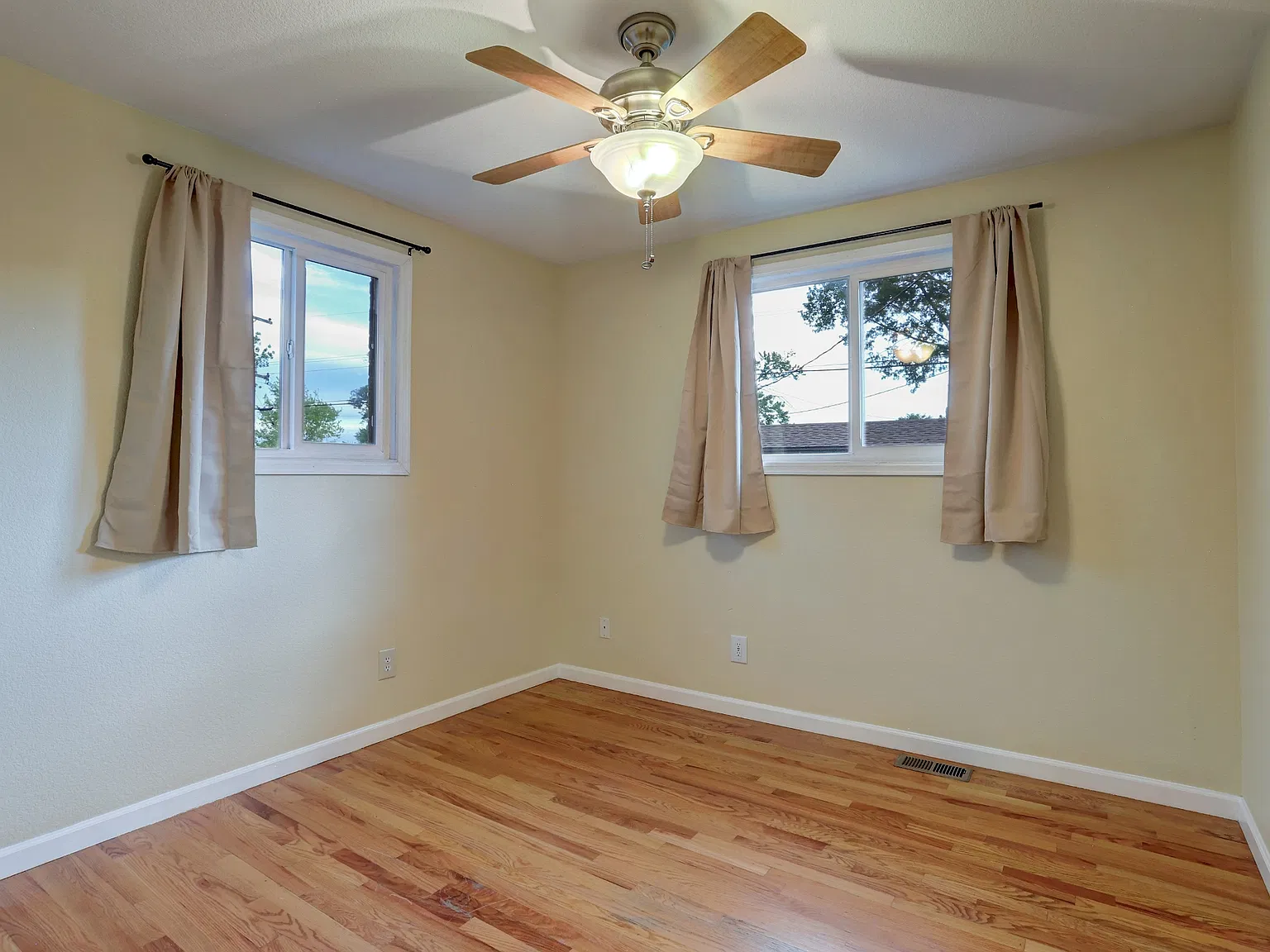 Private Room for Rent — Photo 1