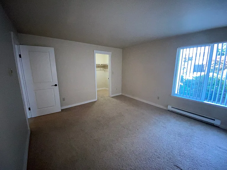 North Green Lake Apartments — Photo 31