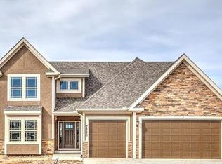 7240 NW Union St, Parkville, MO 64152