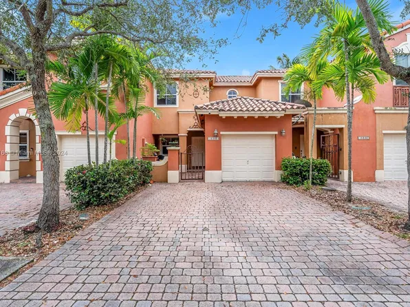 15242 SW 30th Ter, Miami, FL 33185