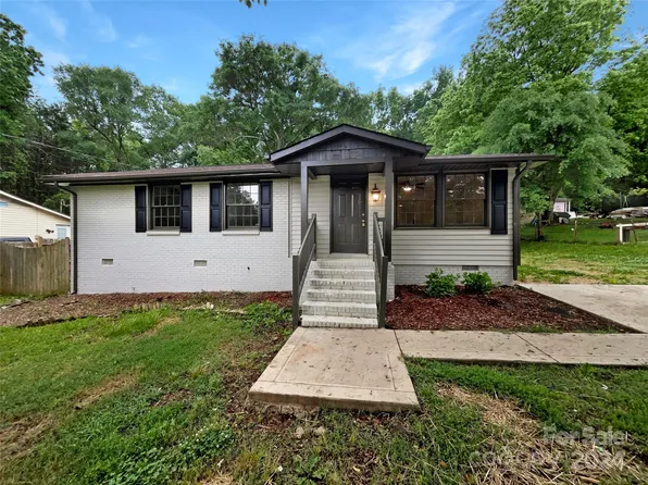 120 Morris Ave, Mount Holly, NC 28120