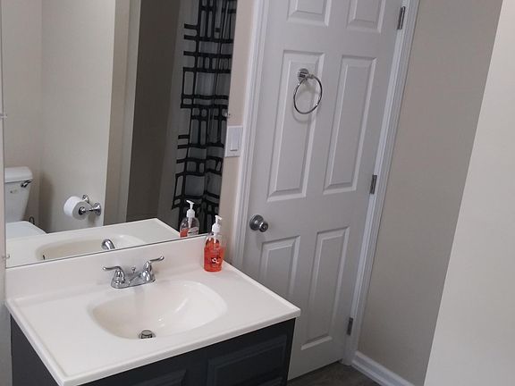 5th image of 1667 Seneca St APT 4