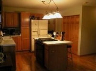 6016 Lakeview Dr, Oakwood Hills, IL 60013