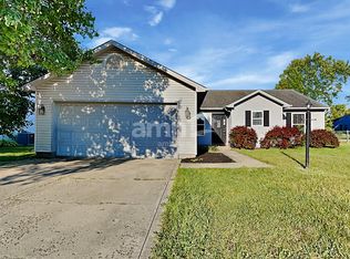 252 Woodfield Dr, Franklin, IN 46131