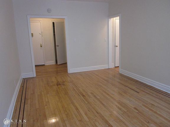 5th image of 4308 40th St APT 3K