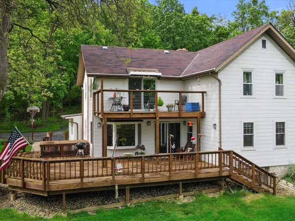 W293N3112 Poplar DRIVE, Pewaukee, WI 53072