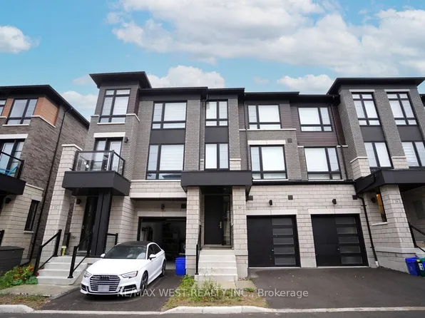 30 Lake Trail Way, Whitby, ON L1M 0M3