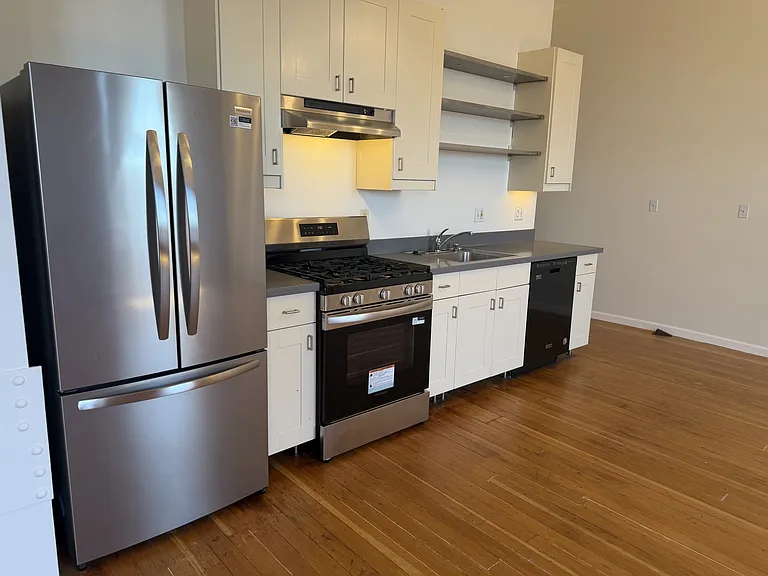 1018 4th Ave #1 — Photo 2