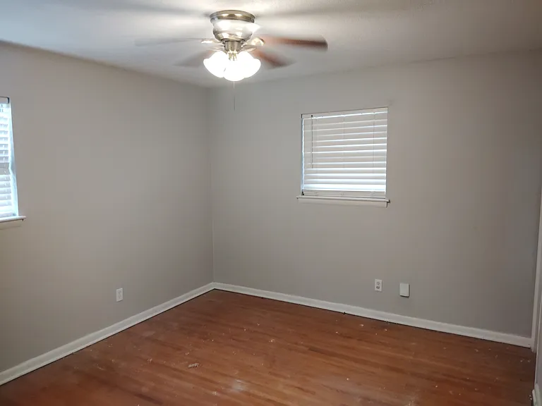 10212 Judy Ln — Photo 2