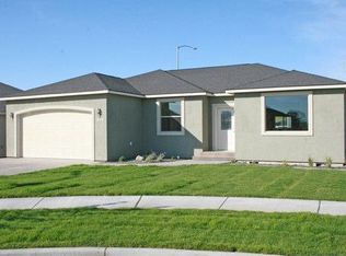 614 Torrey Pines Dr, Moses Lake, WA 98837