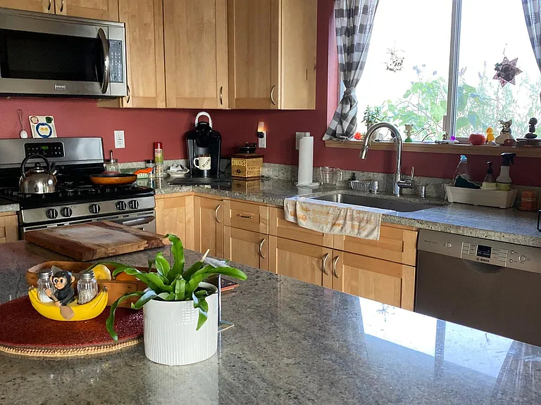 3686 Primrose Ave — Photo 7