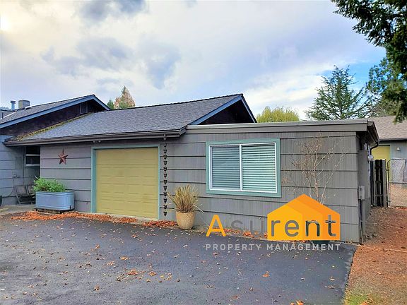 3rd image of 1638 Jasmine Ave #0