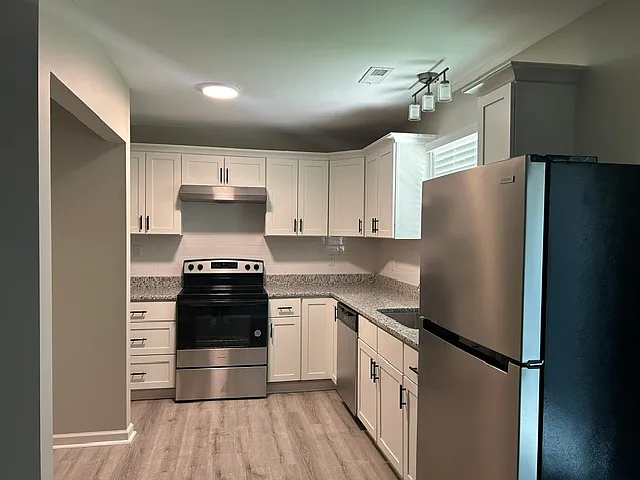 3 bed, 1170 sqft, $1,700 — Photo 4