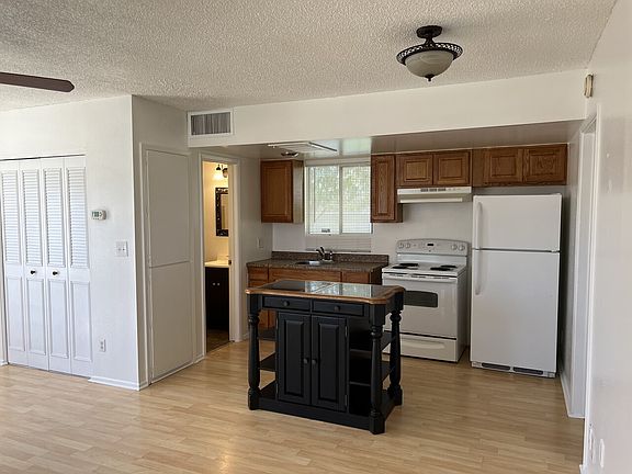 5th image of 1027 1/2 E Fairmount Ave #1027-A