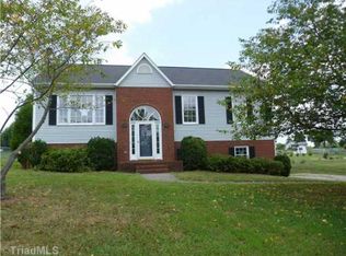 206 Twin Creeks Rd, Clemmons, NC 27012