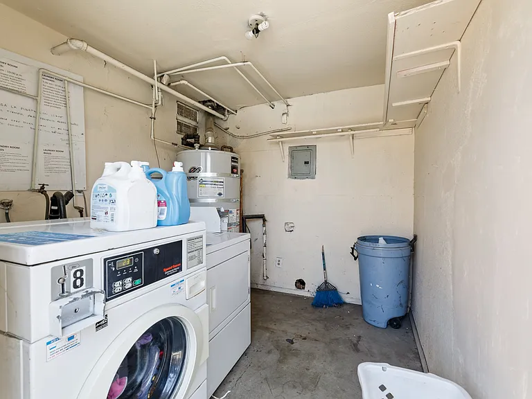 1017 Oxford Dr #D — Photo 25