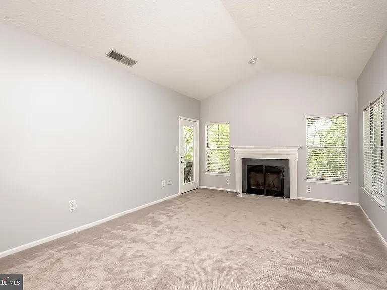 6011 Rosebud Ln #203 — Photo 18