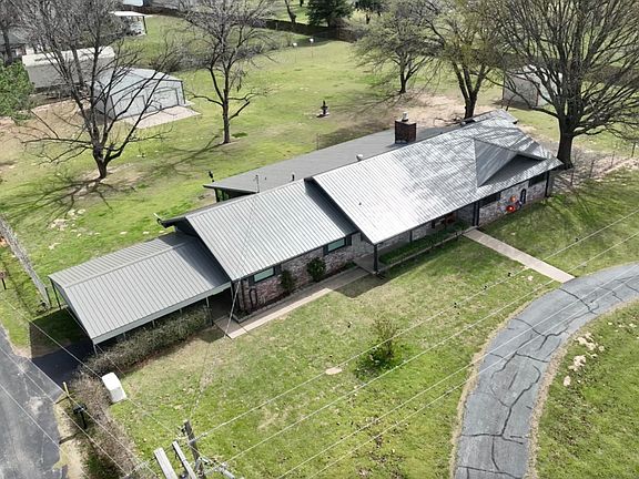 2nd image of 202 Warren Rd