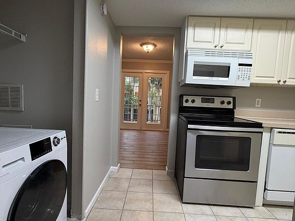 5th image of 3864 La Mirada Dr N Unit 6