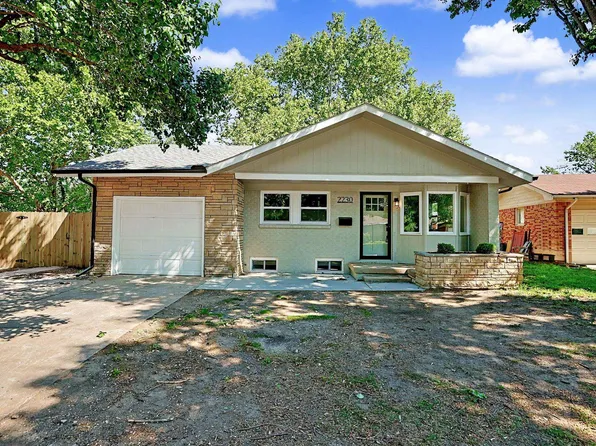 2230 W Manhattan Dr, Wichita, KS 67204