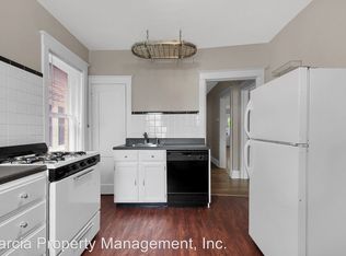 5404 Holly Hills Ave, Saint Louis, MO 63109