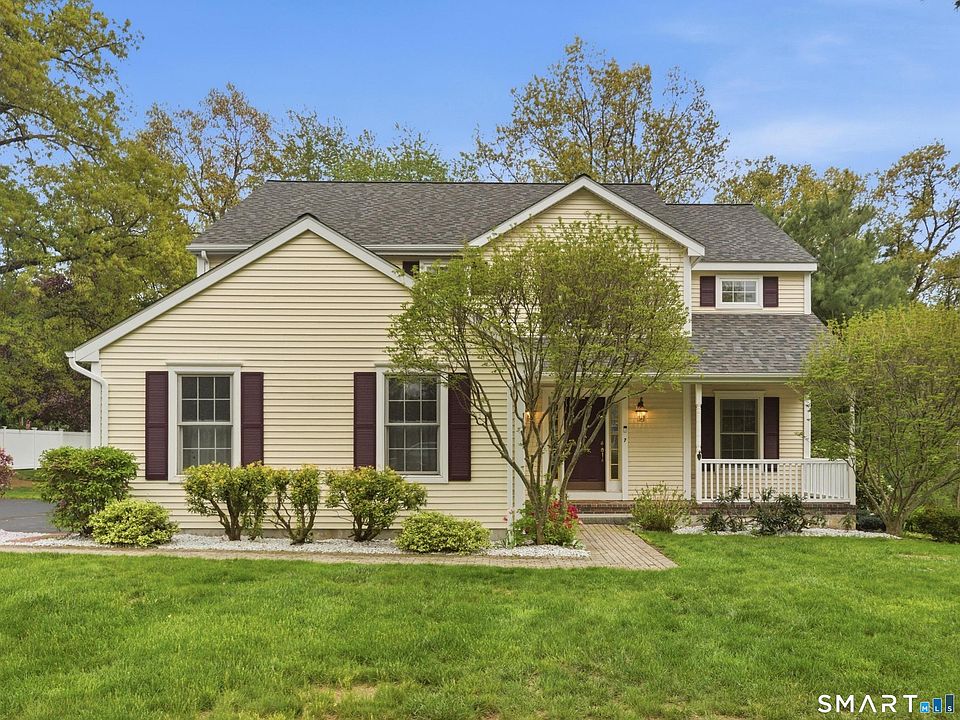 1st image of 7 Chase Farm Road