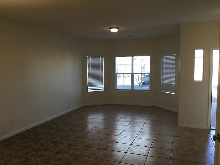 10319 Calle Dichoso Ct NW — Photo 6