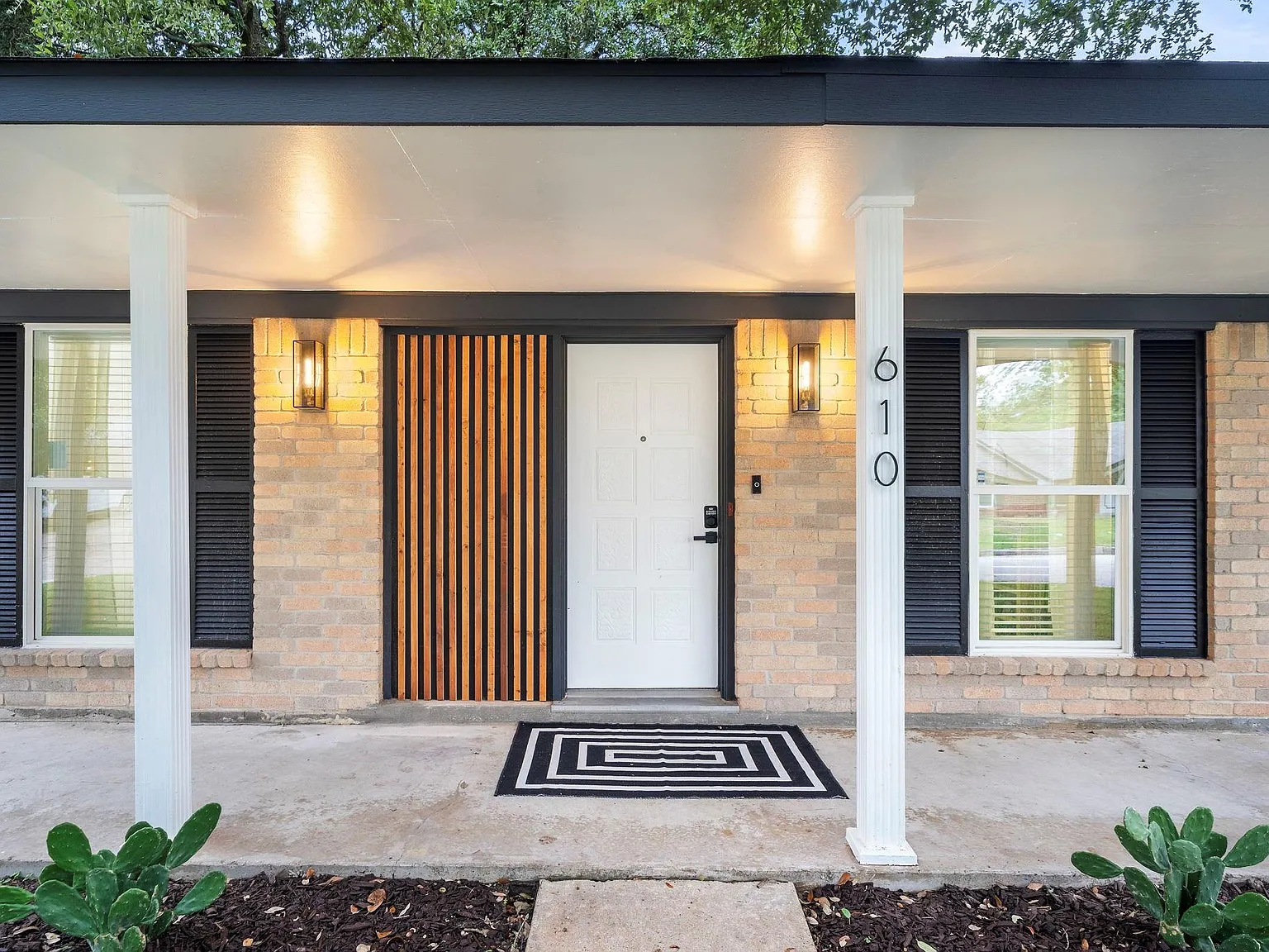 3 bed, 2.0 bath, 1586 sqft, $4,000 — Photo 2